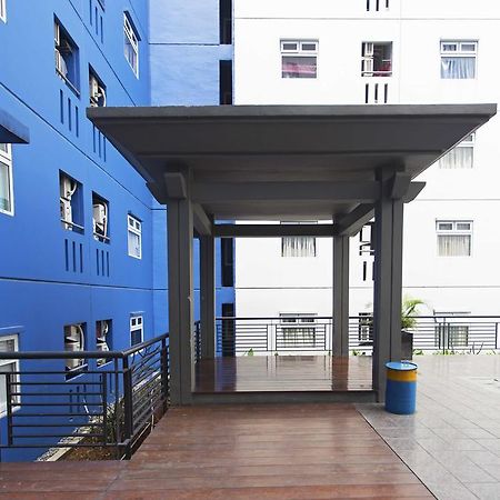 Reddoorz Apartment @ Green Pramuka Jakarta Exterior photo