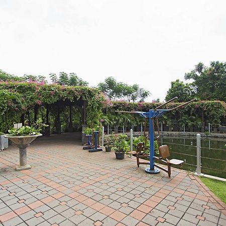 Reddoorz Apartment @ Green Pramuka Jakarta Exterior photo