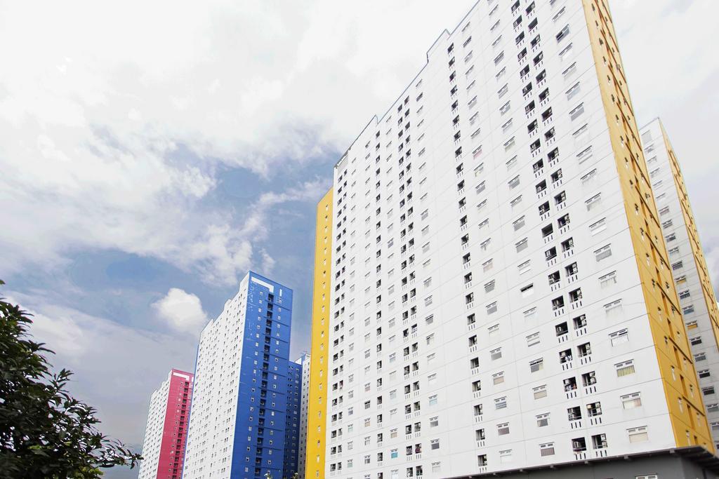 Reddoorz Apartment @ Green Pramuka Jakarta Exterior photo
