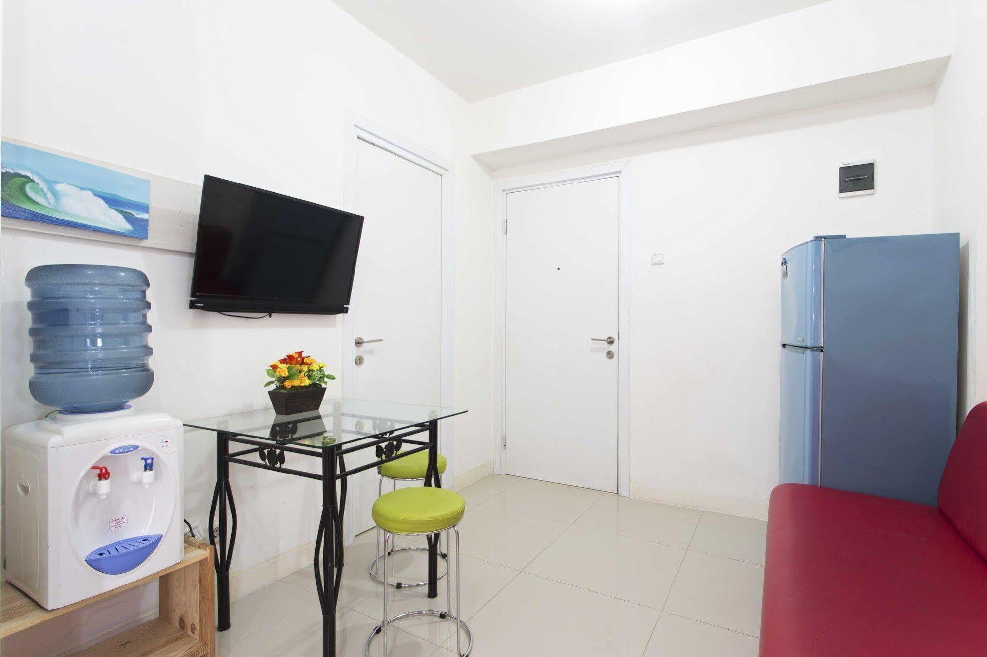 Reddoorz Apartment @ Green Pramuka Jakarta Exterior photo